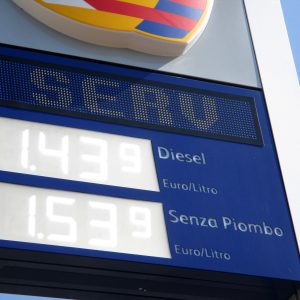 NEONBASSANO_Q8_CORPORATE_02